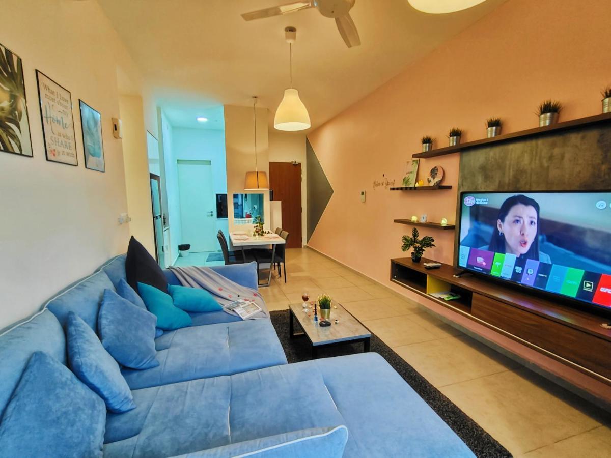 Midvalley Luxury Maxine Apartemen