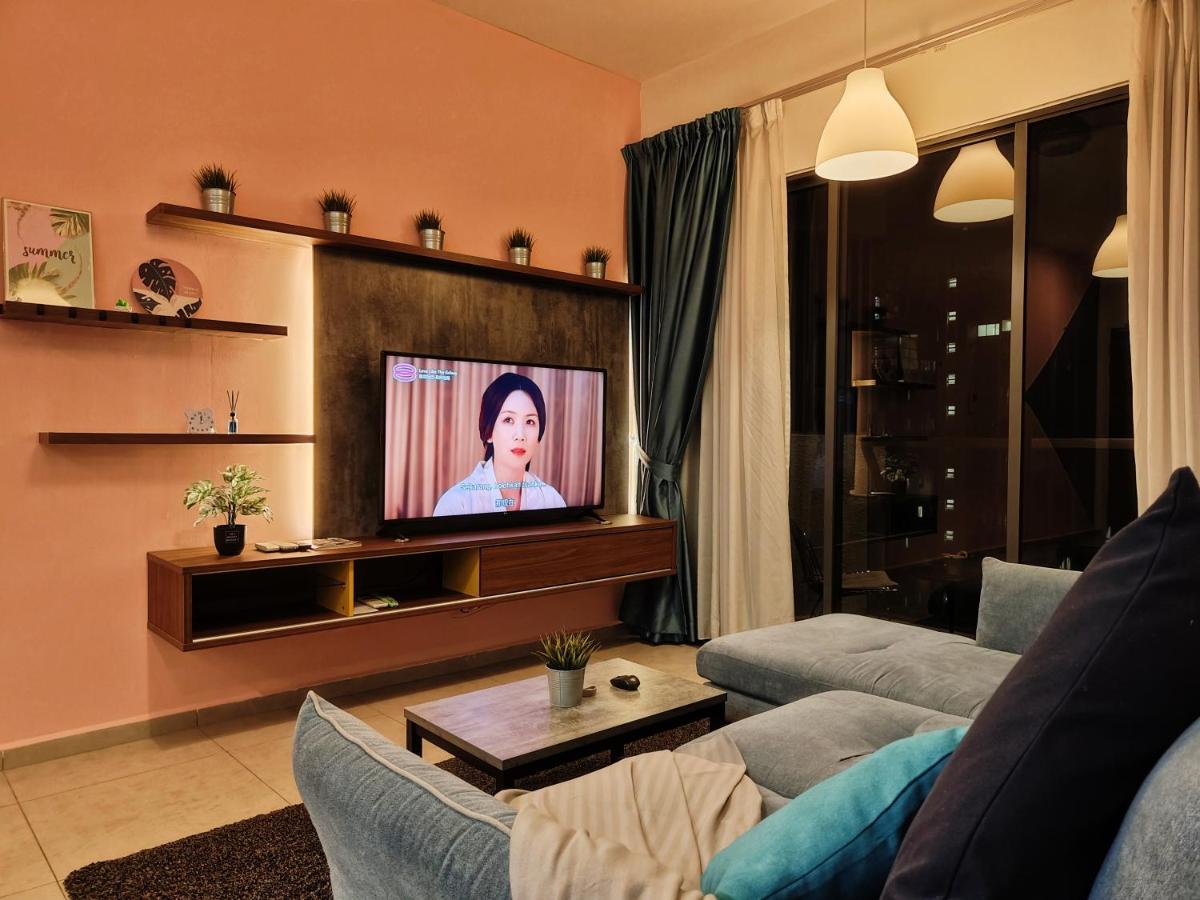 Midvalley Luxury Maxine Apartment