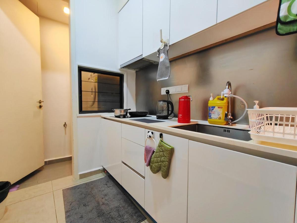 Midvalley Luxury Maxine Apartment *